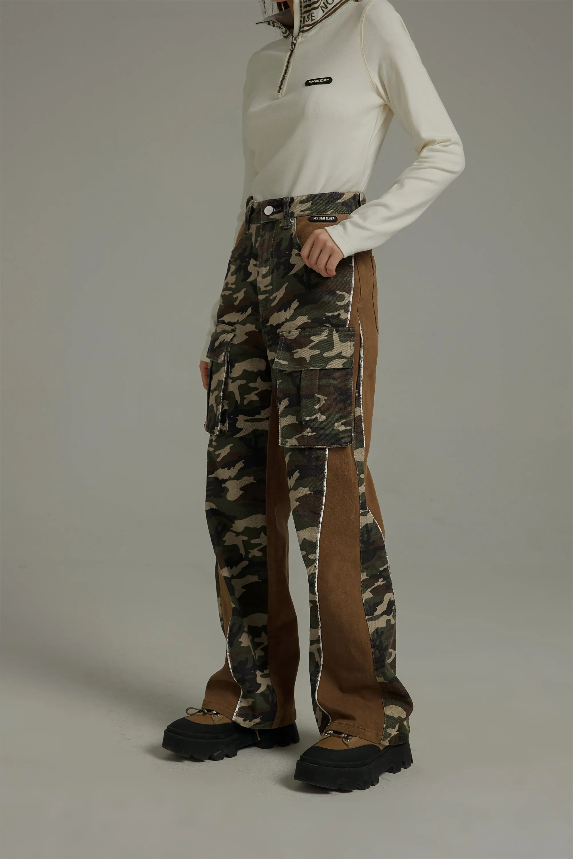 Big Pocket Camo Cargo Straight Pants