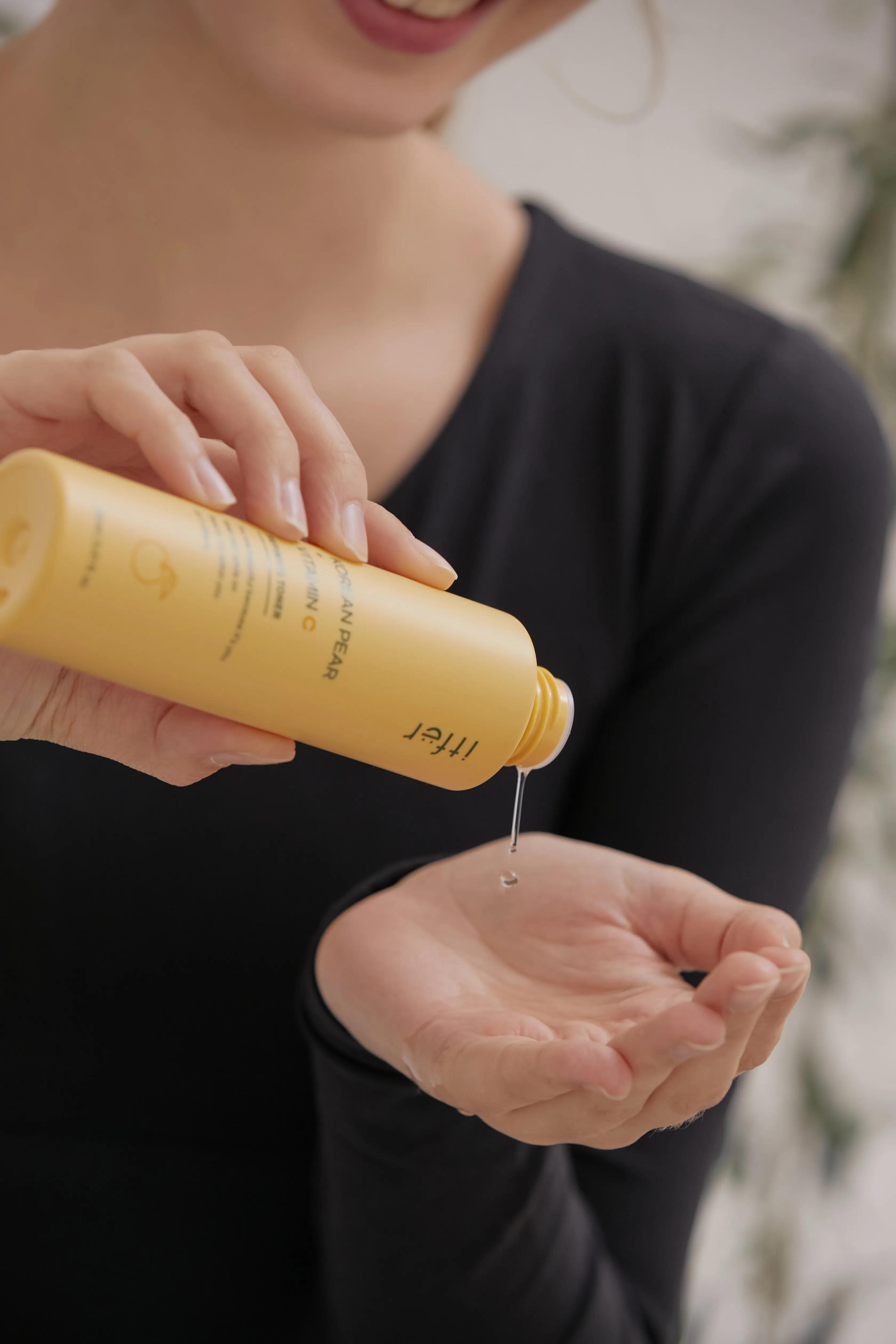 Advanced Refining Korean Pear & Vitamin C Facial Toner (150ml) - Skin-Boosting and Brightening