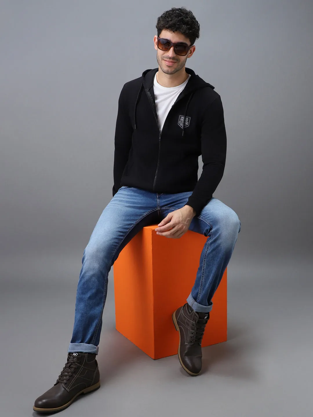 Men's Black Cotton Solid Zippered Hooded Neck Sweatshirt